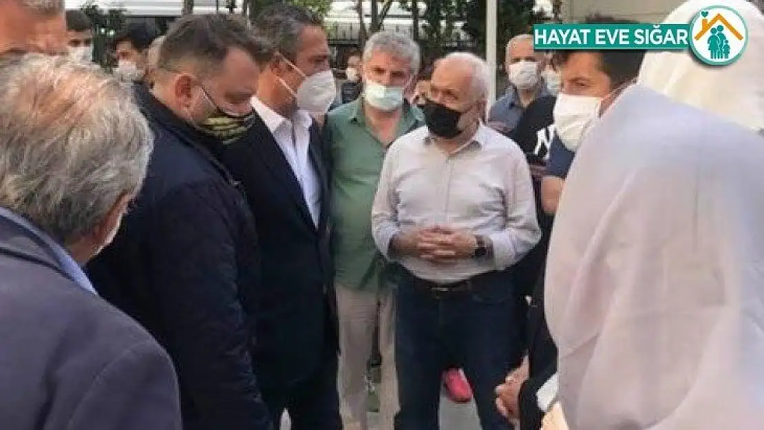 Ali Koç, Emre Belözoğlu'nu acı gününde yalnız bırakmadı