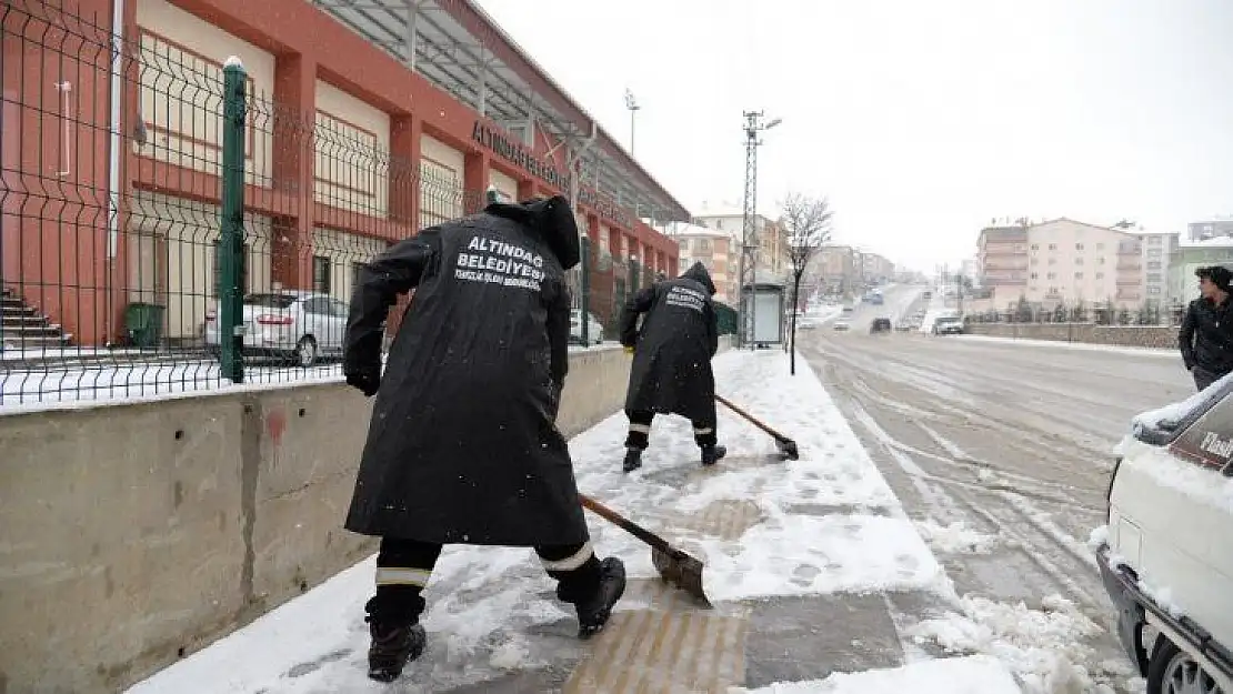 Altındağ'da 24 saat kar nöbeti