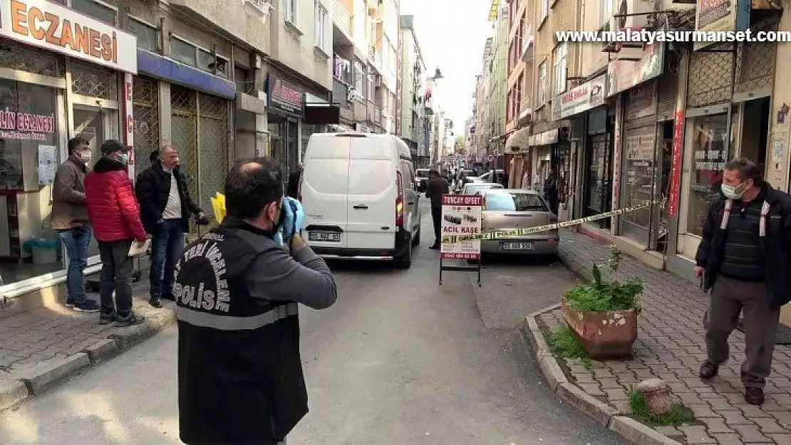 Ambulans sesini duyunca bıçaklayan da bıçaklanan da kaçtı