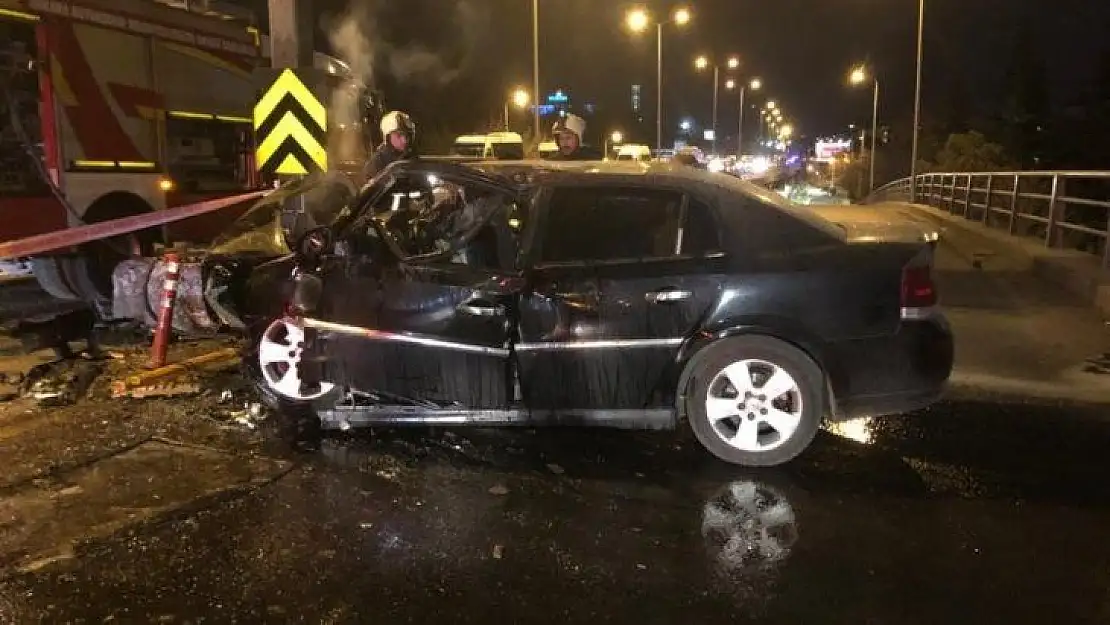 Ankara'da hurdaya dönen otomobilden yaralı kurtuldu