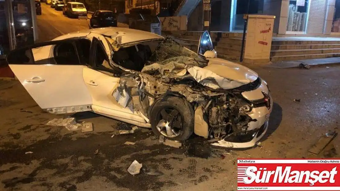 Ankara'da otomobil kamyonete arkadan çarptı: 6 yaralı
