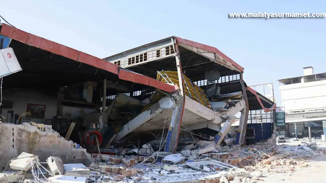 Antakya'da depremde sanayi sitesi de yerle bir oldu