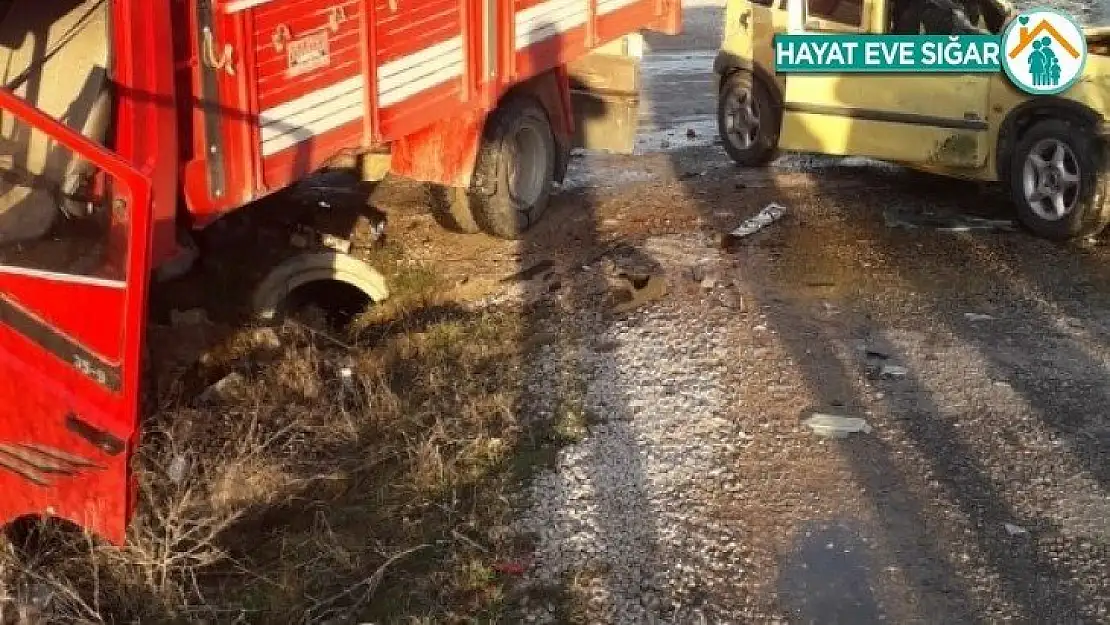 Antalya'da trafik kazası: 1 ölü ,2 yaralı