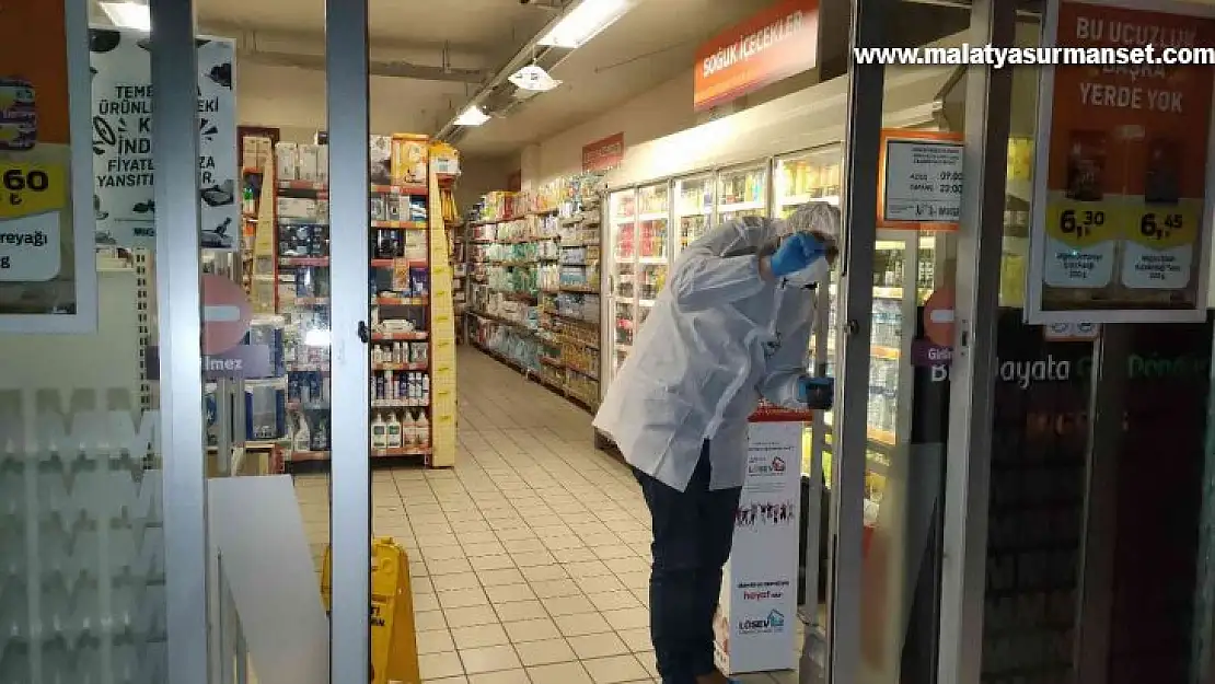 zincir market şubesinde cerrahi maskeli silahlı soygun