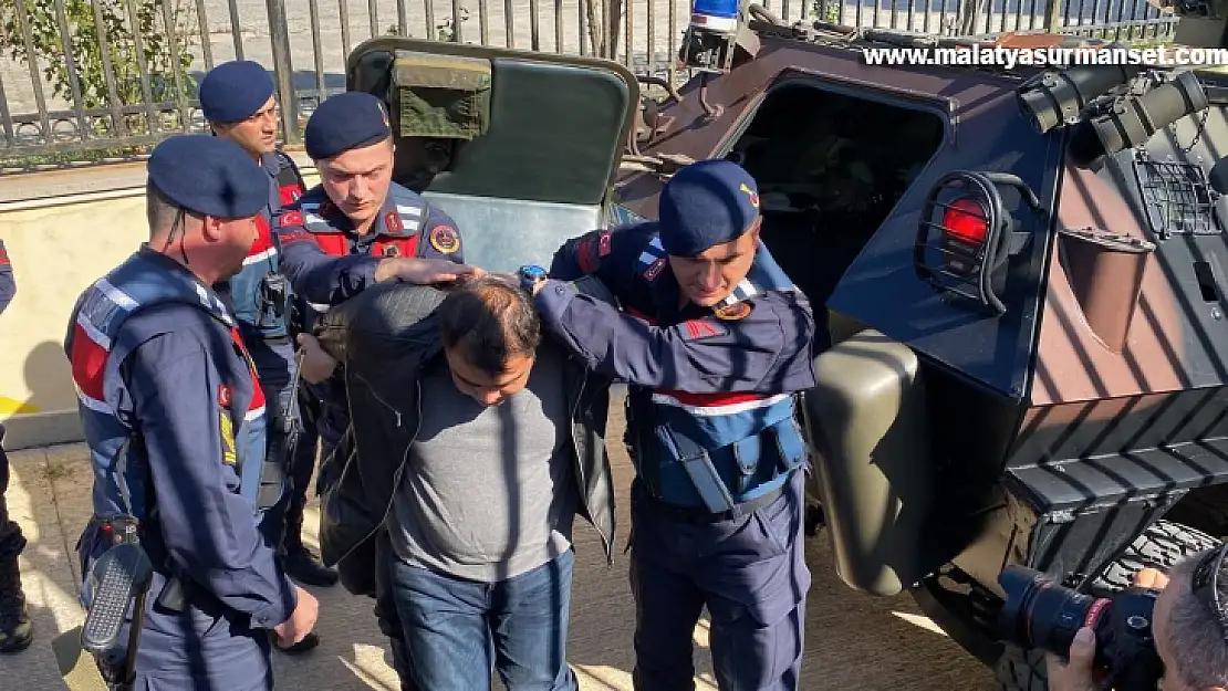 Antalya'da zırhlı araçla adliyeye getirilen cinayet zanlısı tutuklandı