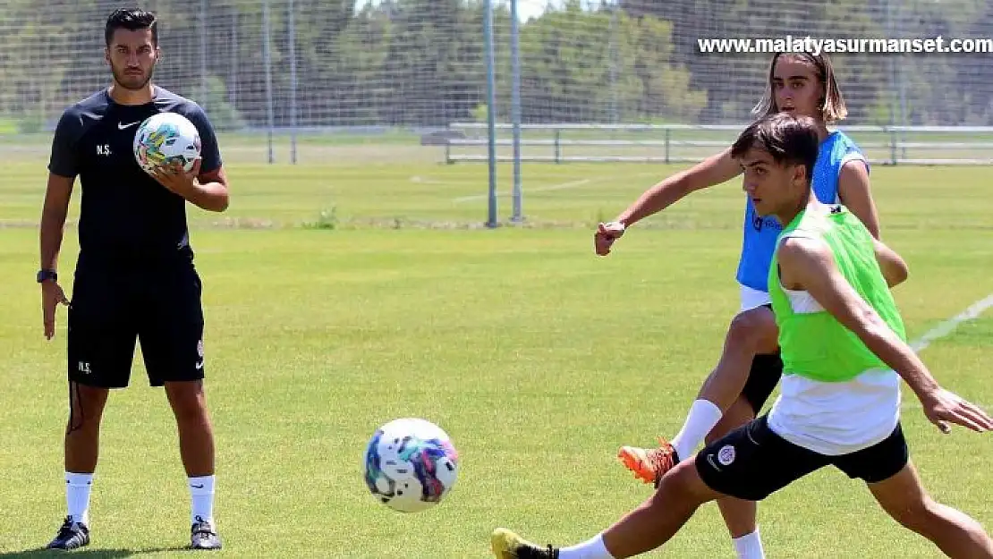 Antalyaspor, hazırlıklarını salonda sürdürdü