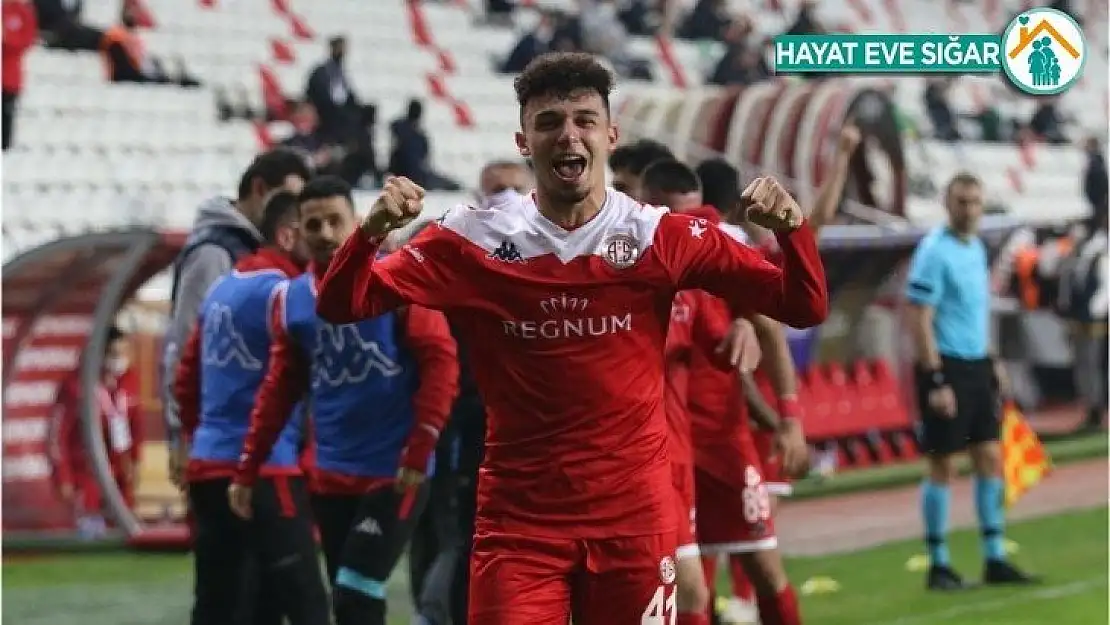 Antalyasporlu Gökdeniz Bayrakdar'tan Beşiktaş'a 2 gol