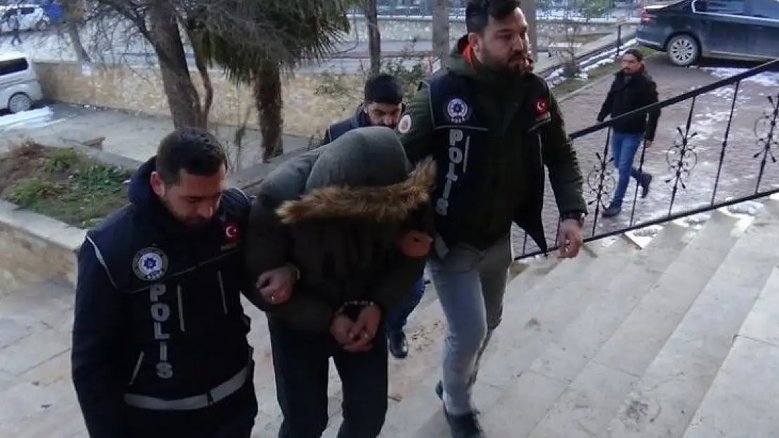 Aracında 6 kilogram 143 gram bonzai ele geçirilen şahıs tutuklandı