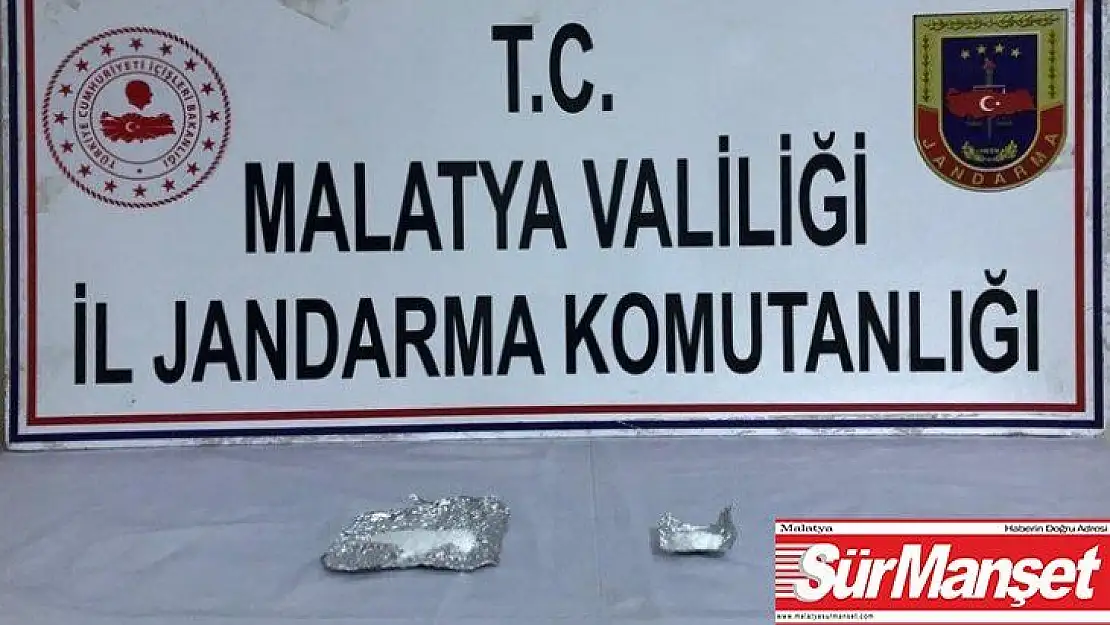 Aranan şahıs üzerinde uyuşturucu ile yakalandı