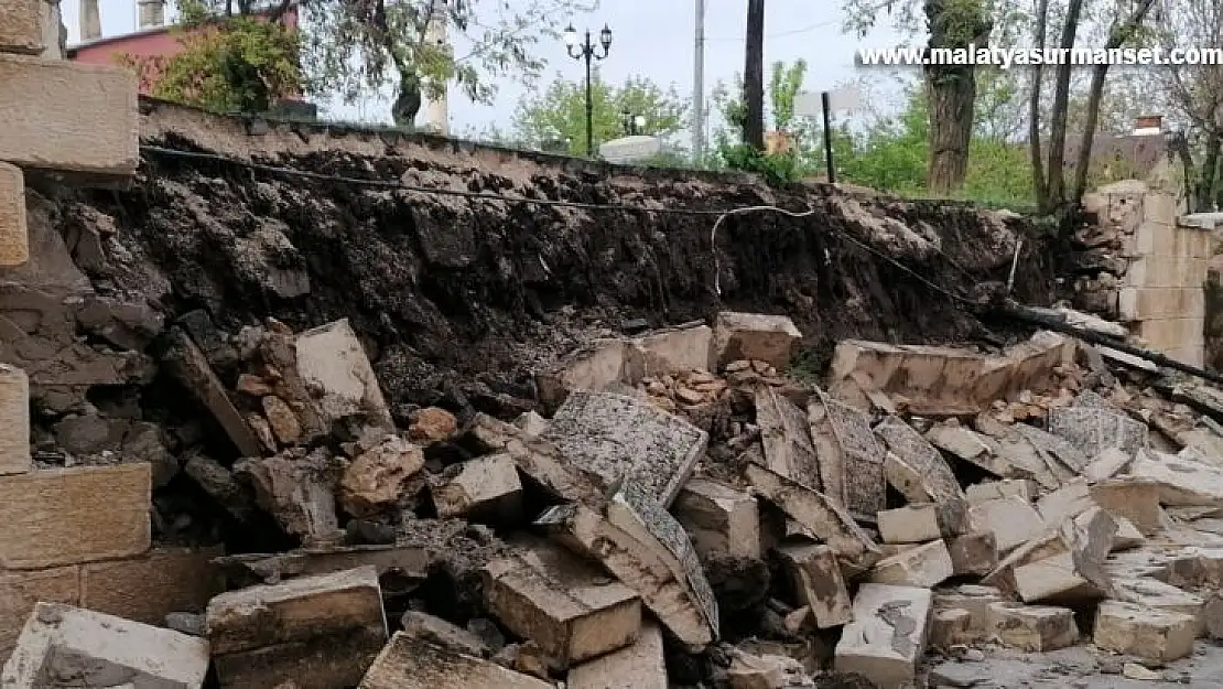 Arap Baba türbesinin çöken istinat duvarı onarılacak