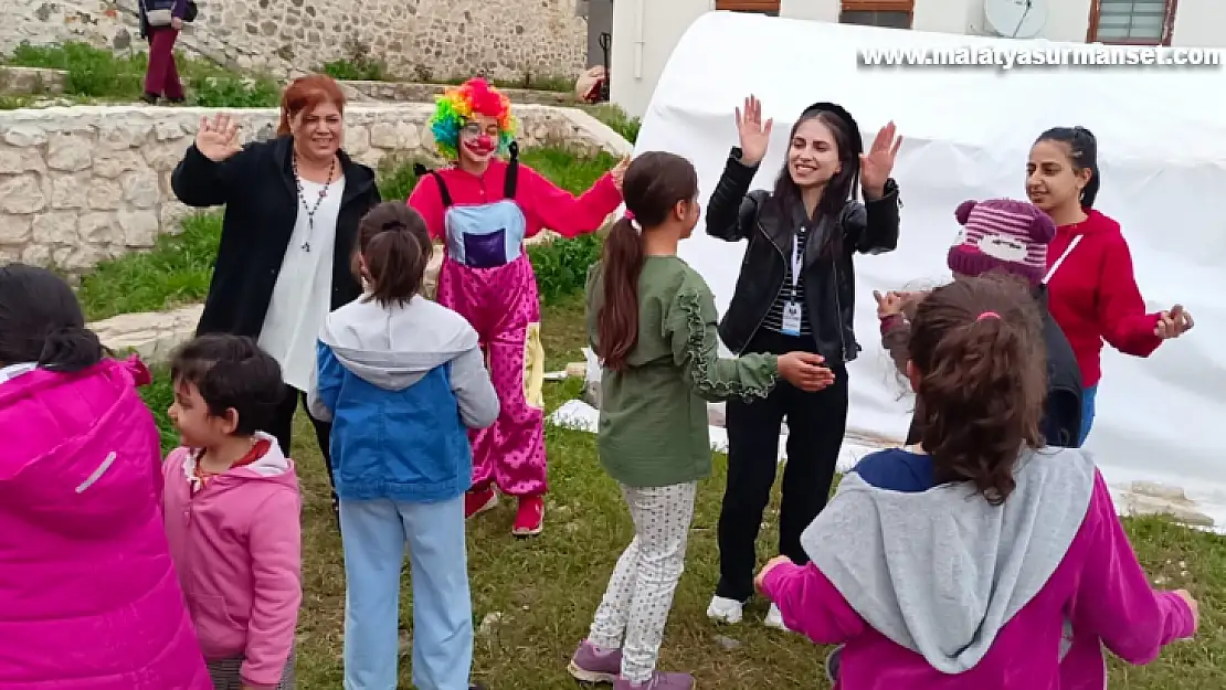 Arapgir'de depremzede çocuklara 23 Nisan etkinliği