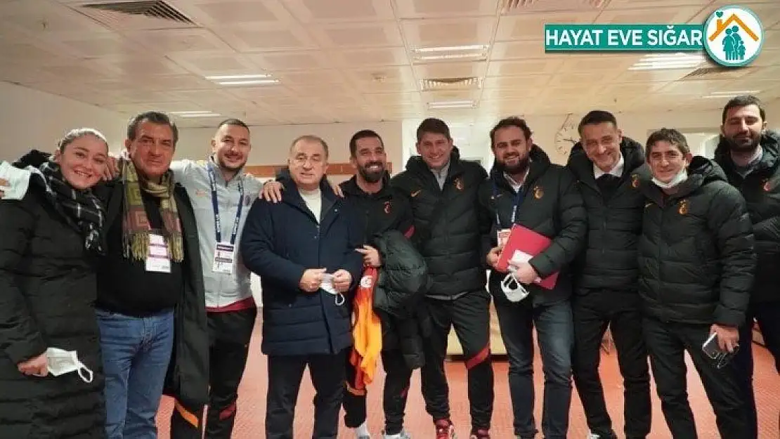 Arda Turan'dan, Terim paylaşımı!