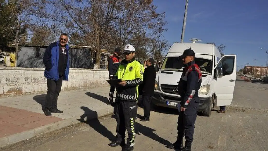 Arguvan'da servis araçlarına sıkı denetim