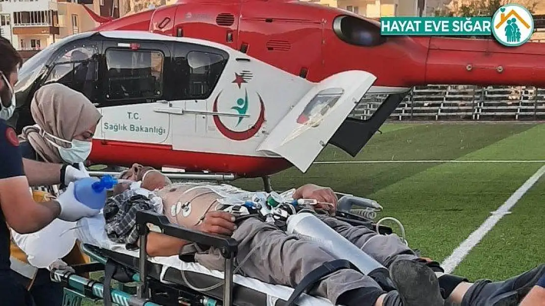 Arının soktuğu adam hava ambulansı ile hastaneye kaldırıldı