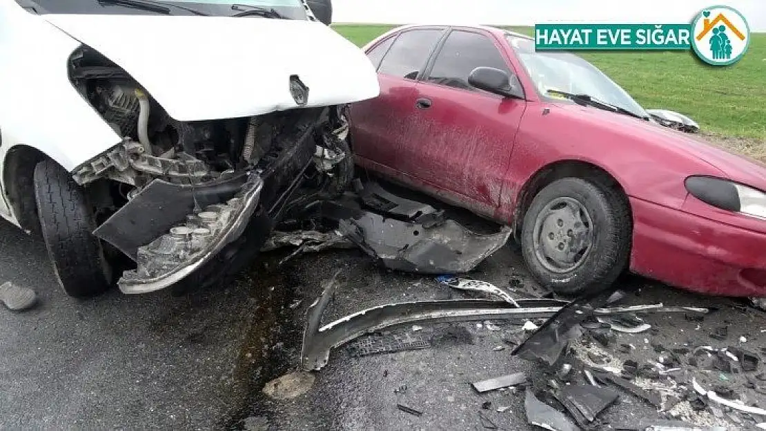 Arnavutköy'de feci kaza: 2 yaralı