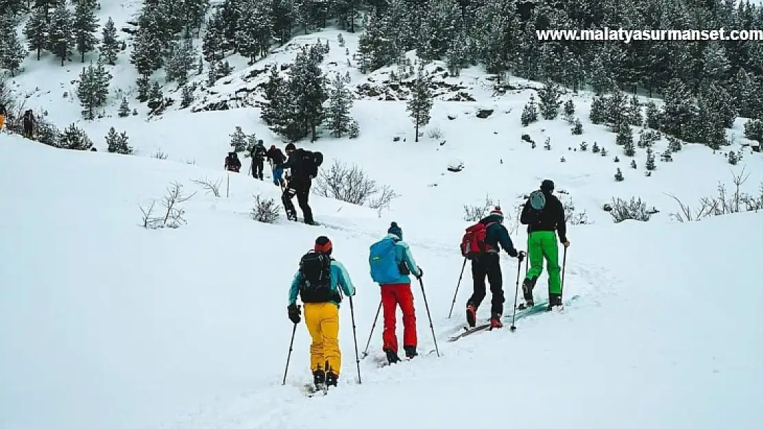 Artvin'de çığ: 2 ölü, 7 yaralı