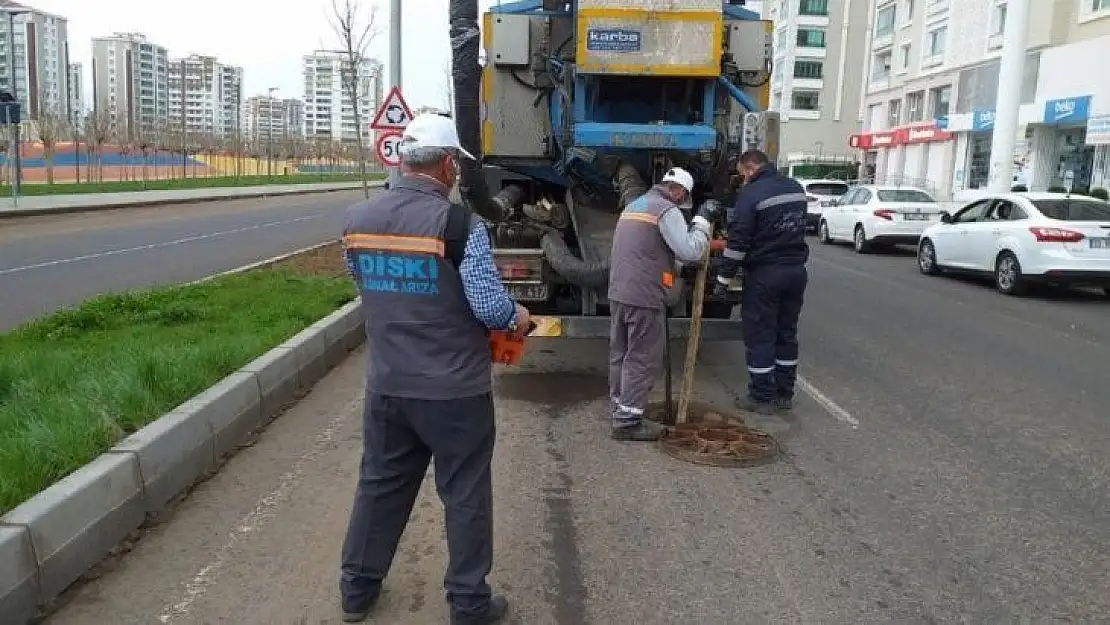 Aşırı yağışların getirdiği atıklar temizlendi