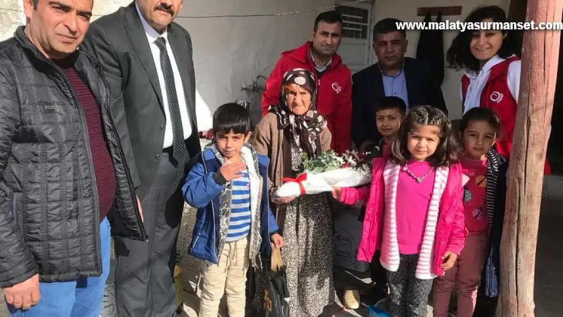 Asırlık çınarlar yalnız bırakılmadı