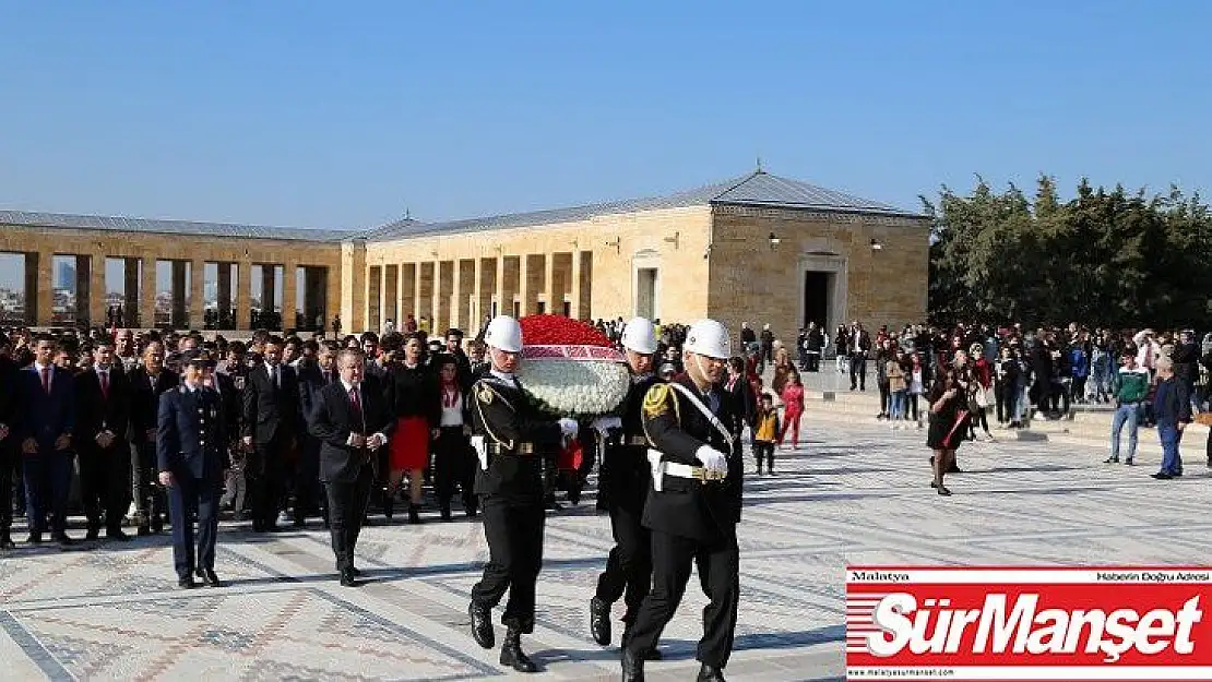 Ata'ya anlamlı ziyaret
