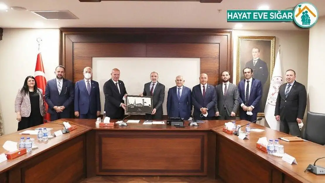 ATO Heyeti'nden Hazine ve Maliye Bakanı Lütfi Elvan'a ziyaret