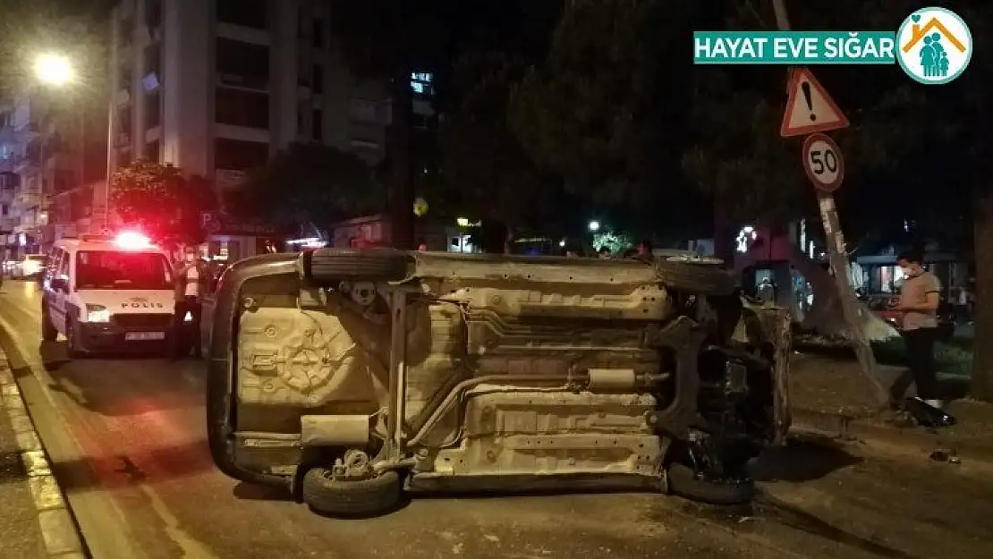 Aydınlatma direğine çarpan otomobil takla attı: 1 yaralı