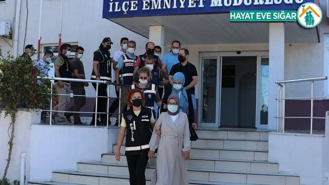 Ayvalık'ta denizde yakalan FETÖ üyelerine tutuklama yağdı