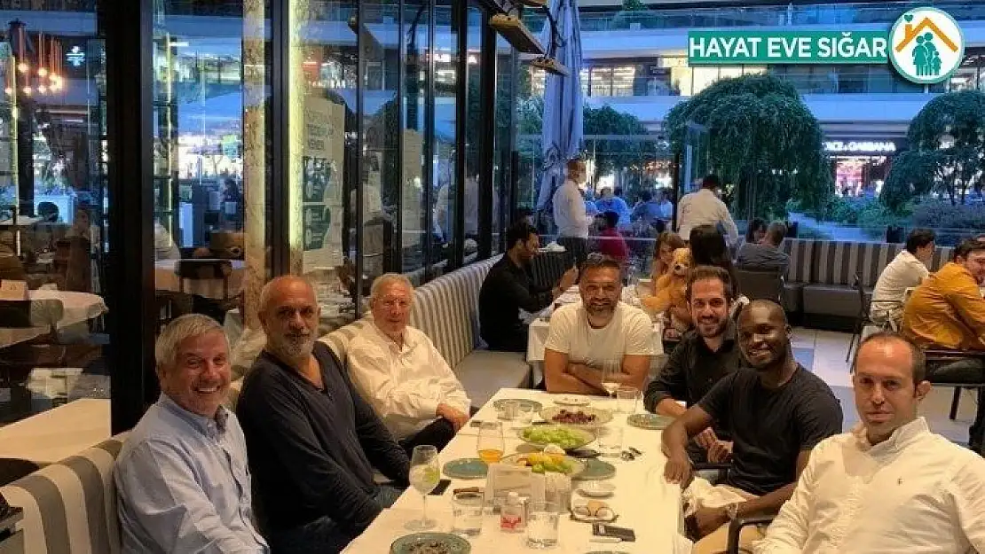 Aziz Yıldırım ve Moussa Sow yemekte bir araya geldi