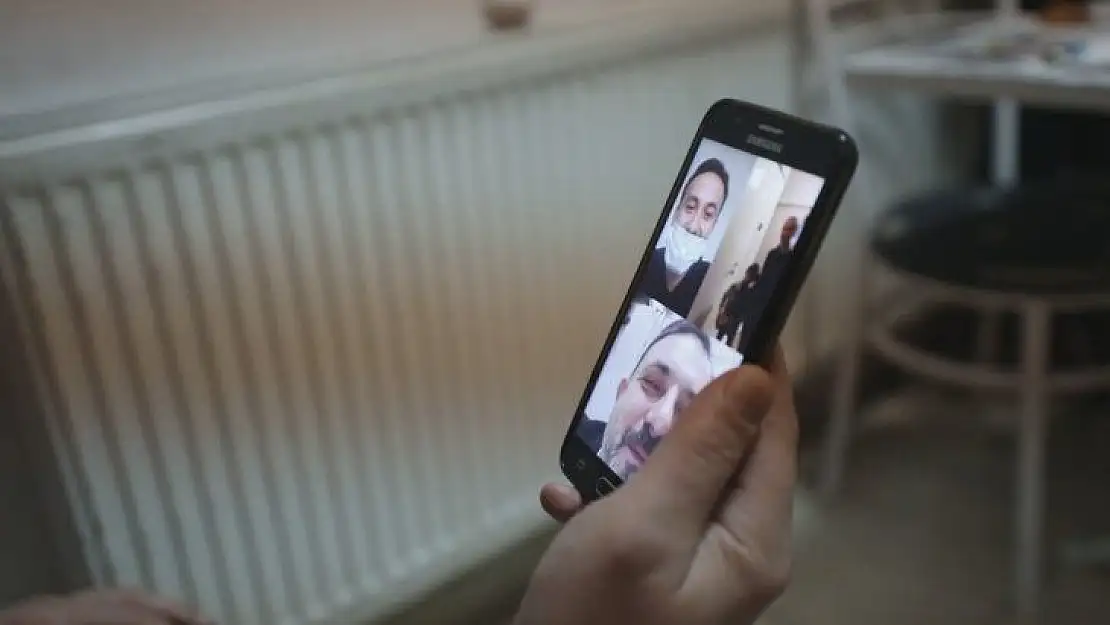 Babası sağlıkçı olan küçük Yağız'ın doğum gününü Başkan Ercan kutladı