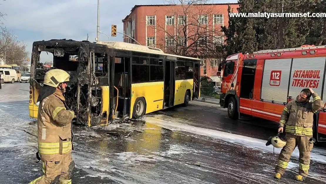 Bağcılar'da İETT aracı alev alev yandı