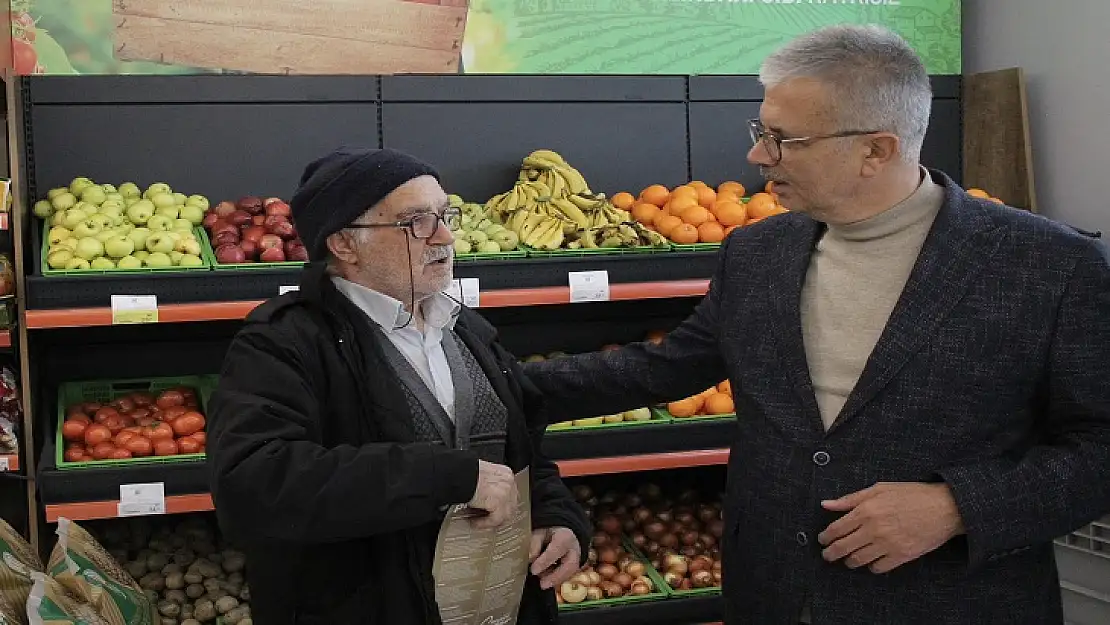 Bağımsız Başkan Adayı Prof. Dr. İbrahim Gezer Esnafları Ziyaret Etti