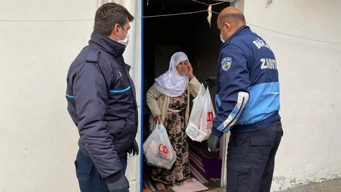 Bağlar Belediyesi ihtiyaç sahibi vatandaşların yüzünü güldürüyor