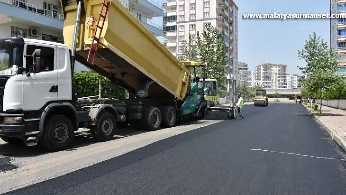 Bağlar Belediyesi yol asfaltlama çalışmalarına devam ediyor