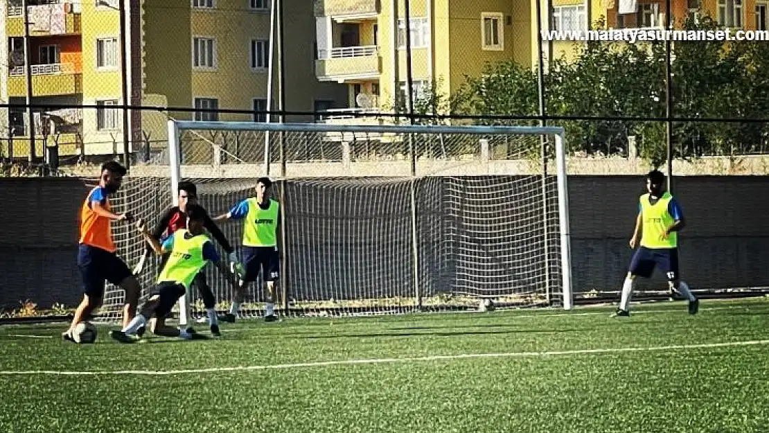 Bağlar Belediyespor'da 11 oyuncu A takımla idmana çıkacak