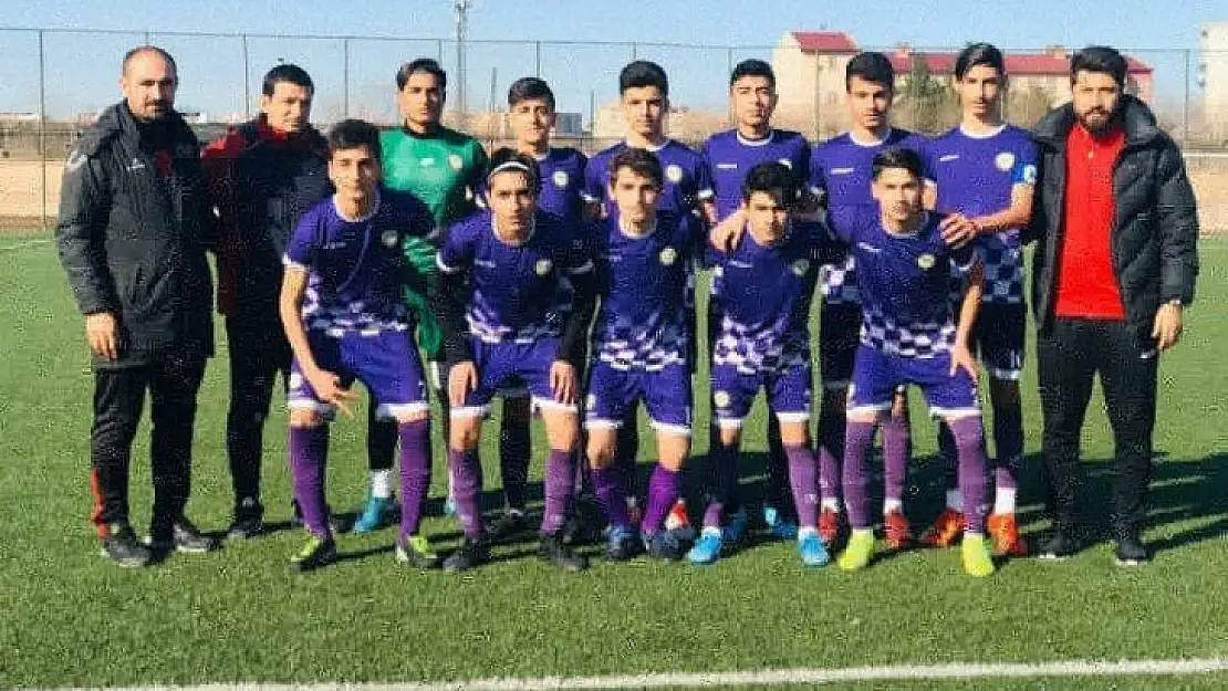 Bağlar Belediyespor'un gençleri futbolda şampiyon