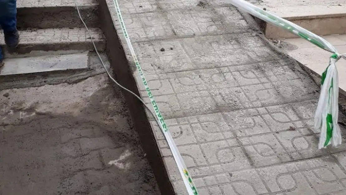 Bağlar'da engelli vatandaşlar için rampa çalışması