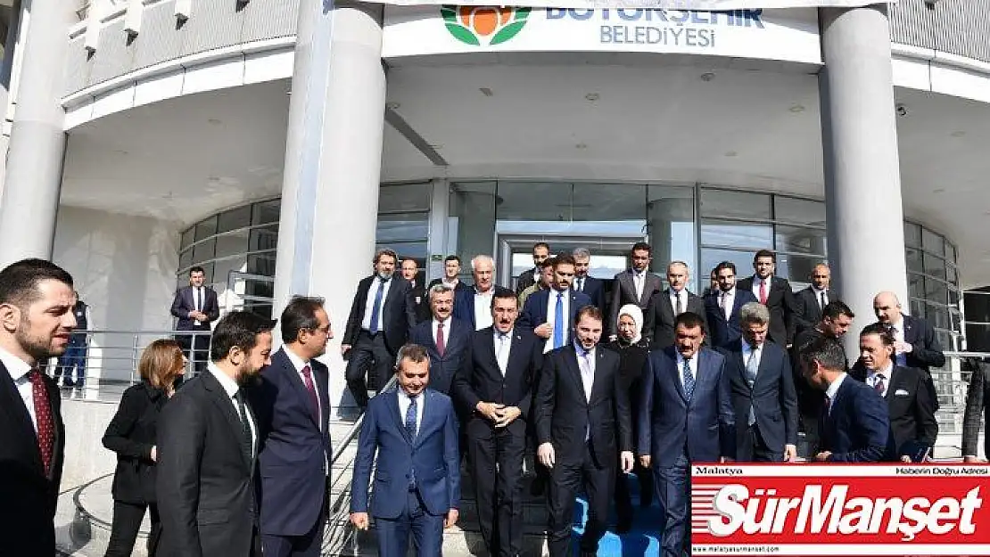 Bakan Albayrak, Malatya Büyükşehir Belediyesini  ziyaret etti