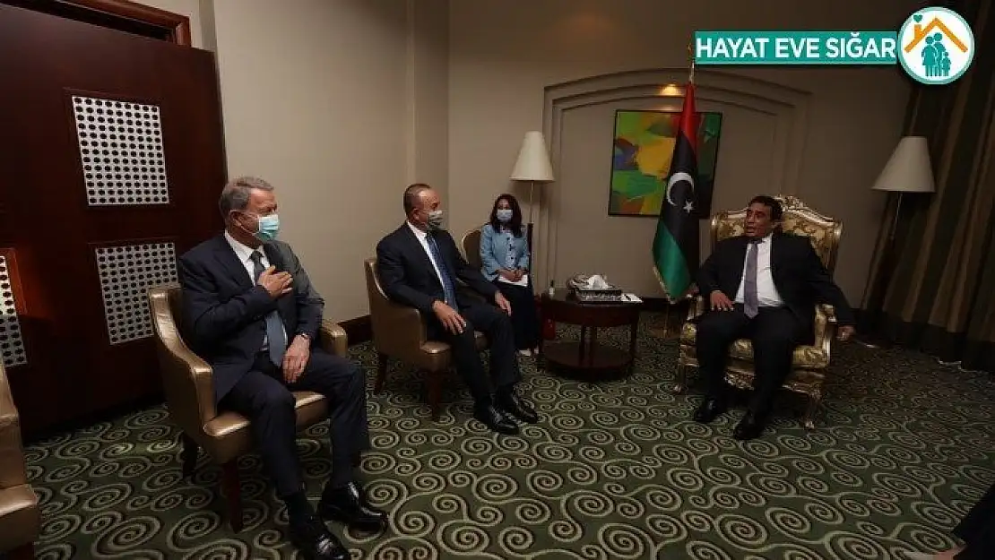 Bakan Çavuşoğlu ve Akar, Libya Başkanlık Konseyi Başkanı el-Menfi ile bir araya geldi