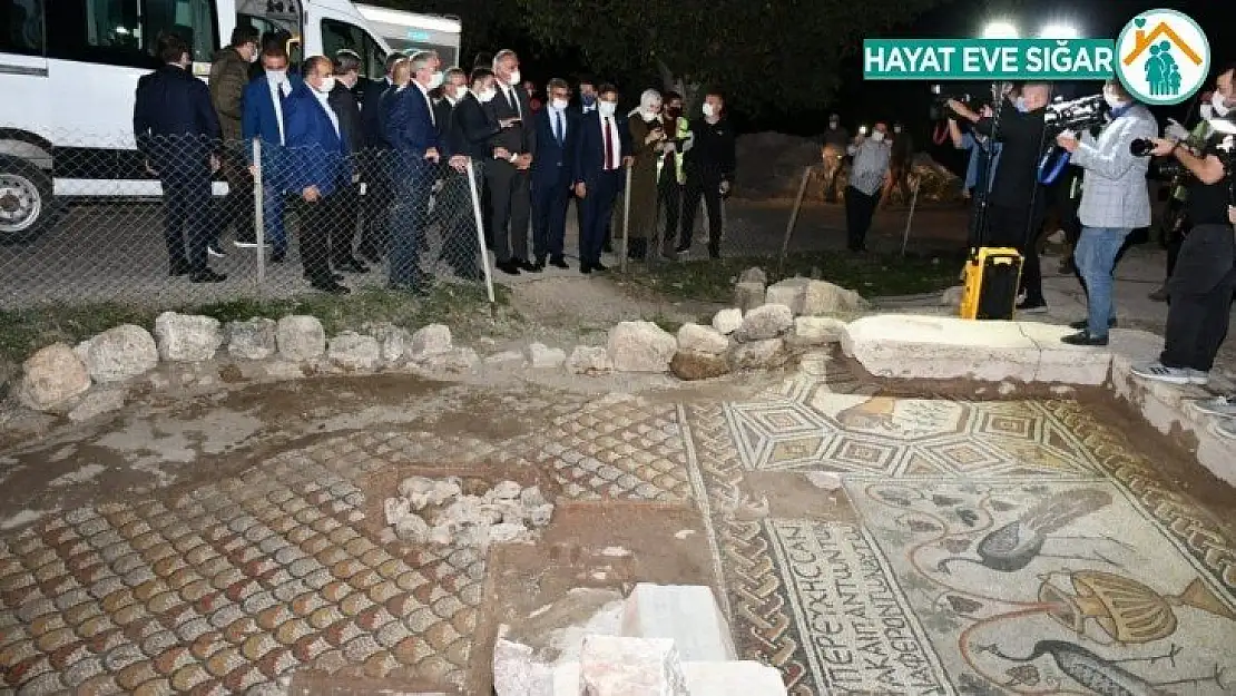 Bakan Ersoy 5 bin 500 yıllık antik kentte incelemelerde bulundu