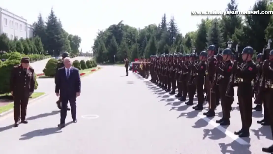 Bakan Güler, Kara ve Hava Kuvvetleri devir teslim törenlerine katıldı