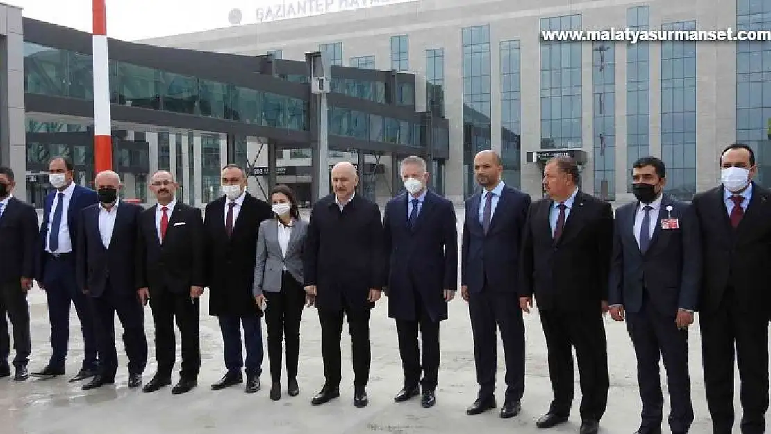 Bakan Karaismailoğlu, Gaziantep Havaalanı yeni terminalini inceledi