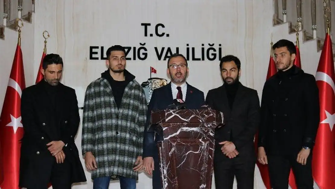 Bakan Kasapoğlu ve milli futbolcular destek için Elazığ'da