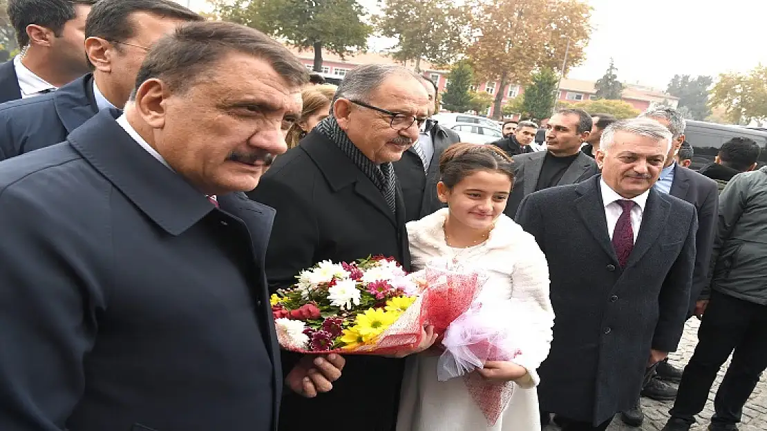 Bakan Mehmet Özhaseki'den Başkan Gürkan'a Ziyaret