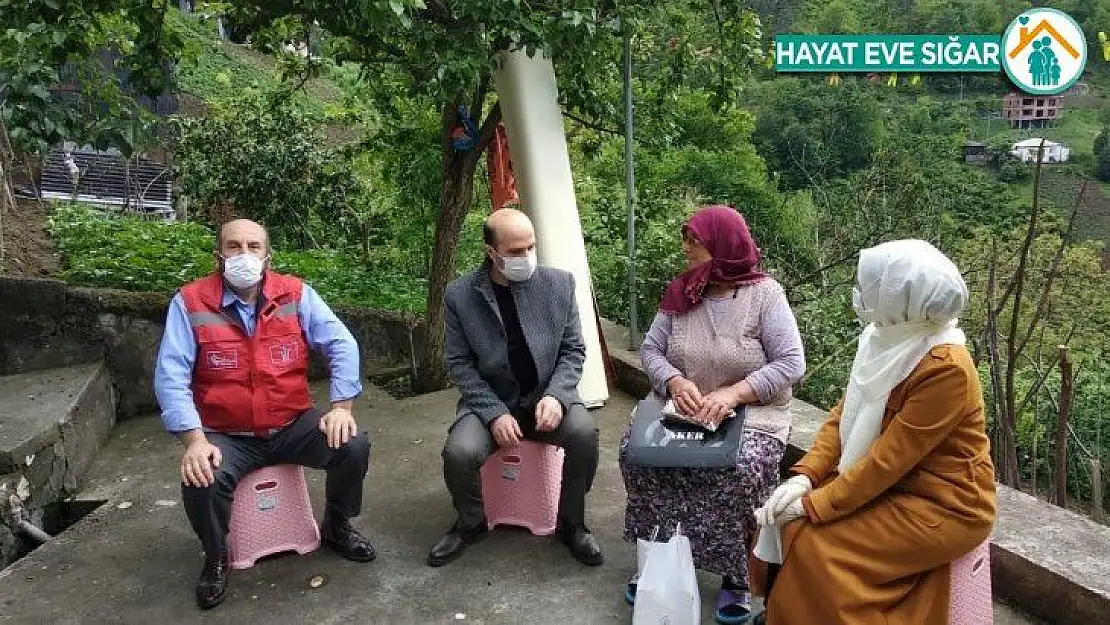 Bakan Selçuk, şehit anneleri ve huzurevindeki büyüklerin Anneler Gününü kutladı