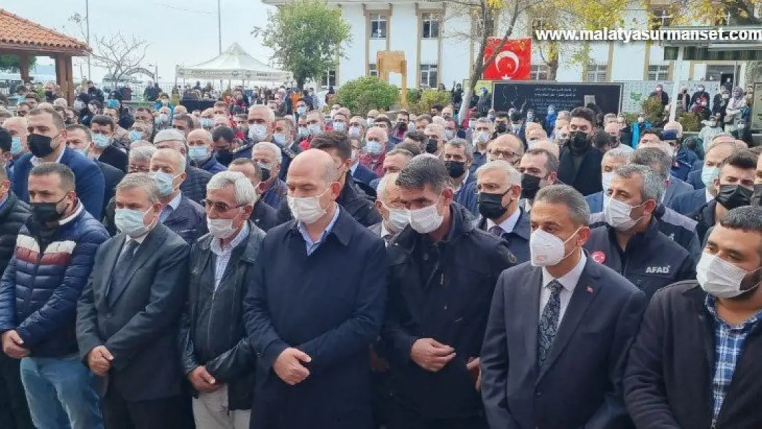 Bakan Soylu, Ayancık'ta sel kayıplarının gıyabi cenaze namazına katıldı