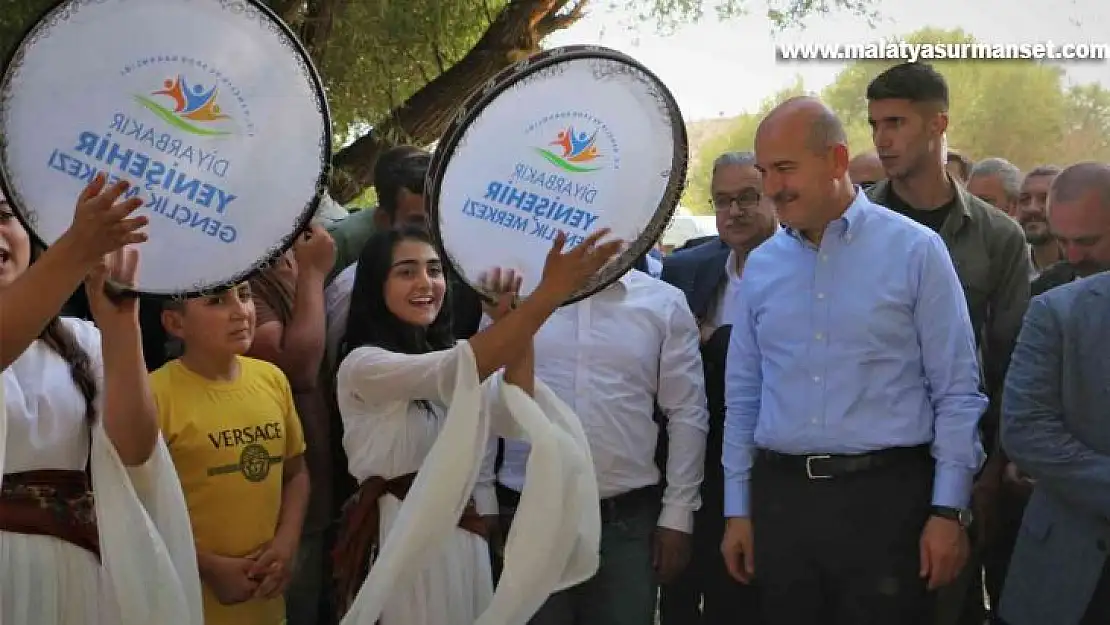 Bakan Soylu terörden temizlenen Bırkleyn mağaralarında gençlerle buluştu