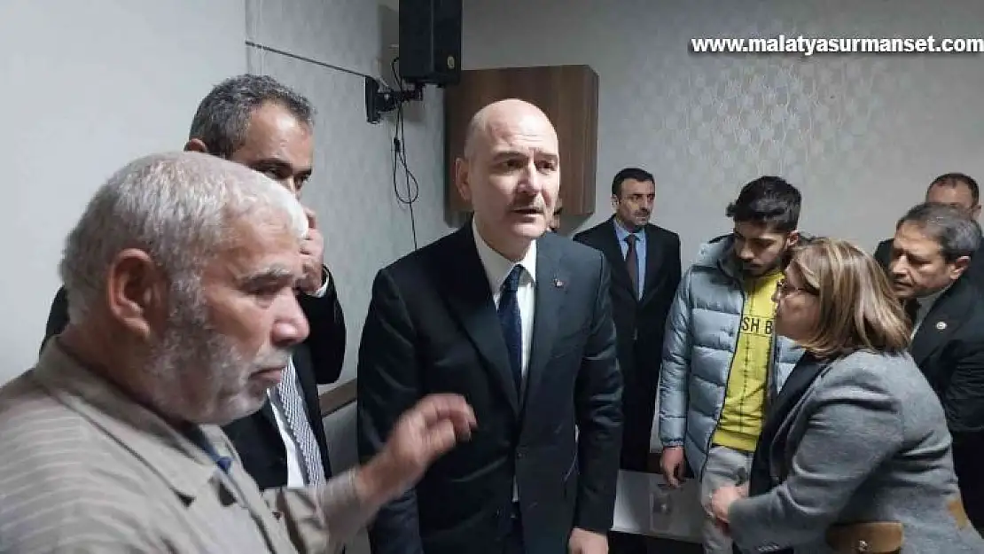 Bakan Soylu ve Bakan Özer'den saldırıda ölen öğretmenin ailesine taziye ziyareti