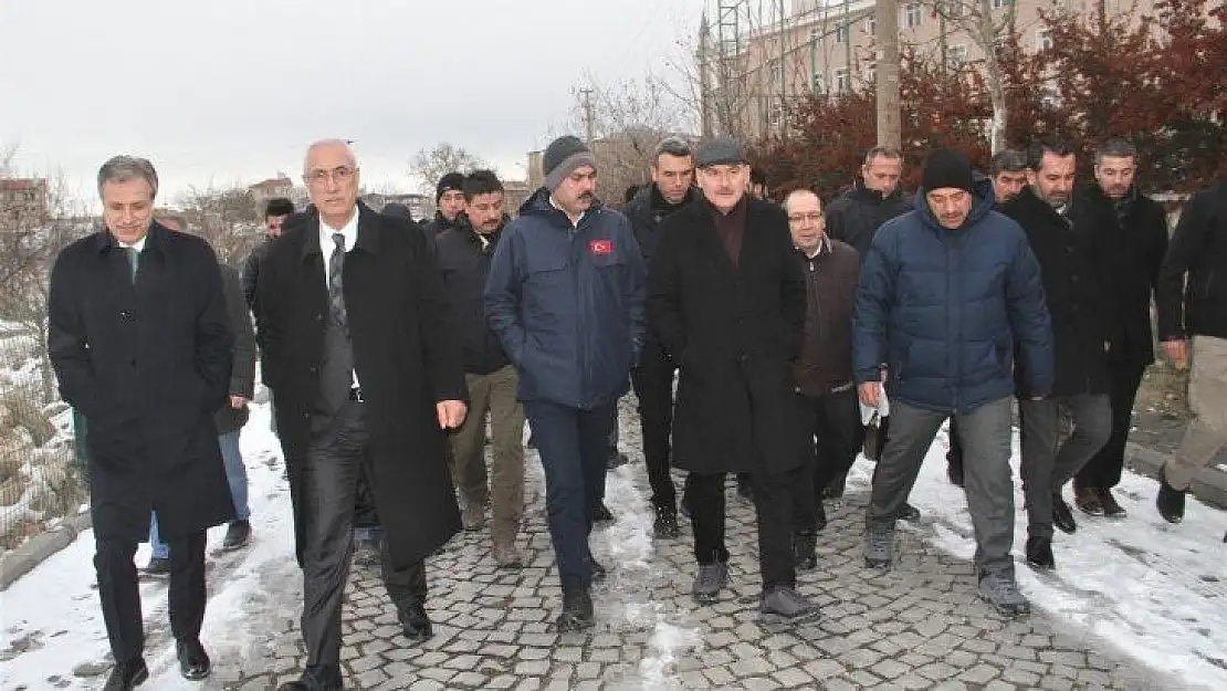 Bakan Soylu ve Kurum, tarihi Harput Mahallesi'nde incelemede bulundu