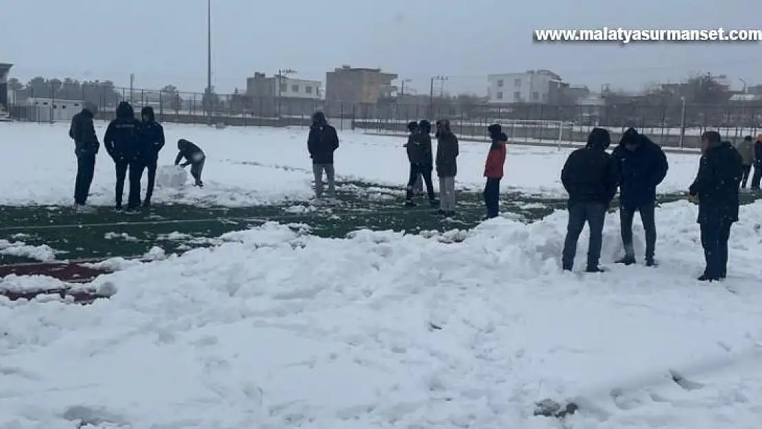 BAL 1. Grup'ta  Erganispor - Yeşil Vartospor maçı kar engeline takıldı