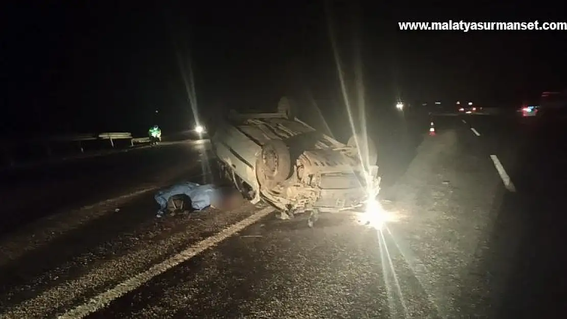 Bariyerlere çarpan otomobil takla attı: 1 ölü, 5 yaralı