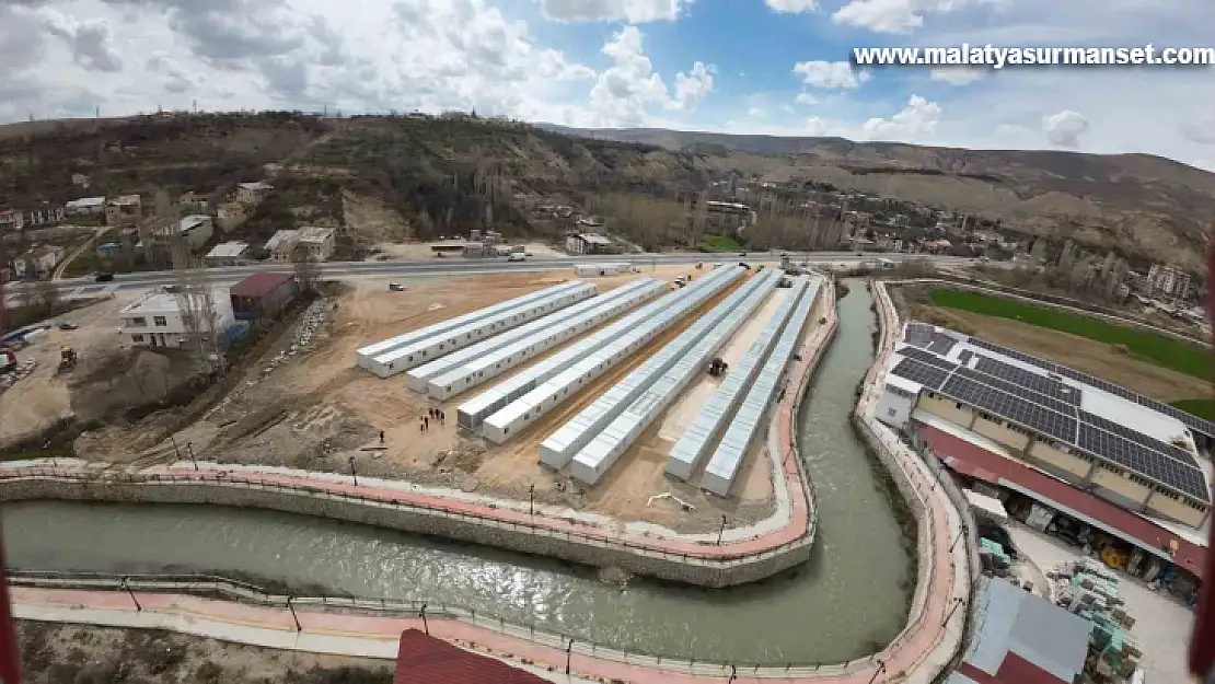 Başakşehir Belediye Başkanı Kartoğlu Malatya'daki konteyner kentleri gezdi